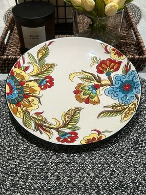 Tabletops Unlimited Caprice Dinner Plate Floral España Lifestyle Handcrafted